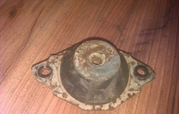 Seat Toledo I (1L) Engine mount bracket