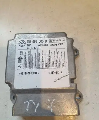 Volkswagen Touran I Airbag control unit/module 1T0909605D 5WK43828
