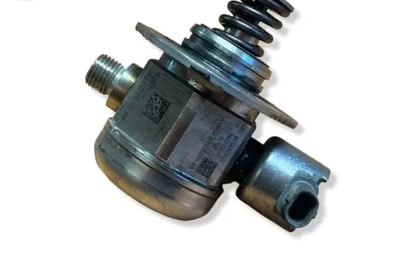 BMW 7 F01 F02 F03 F04 Fuel injection high pressure pump 7599865