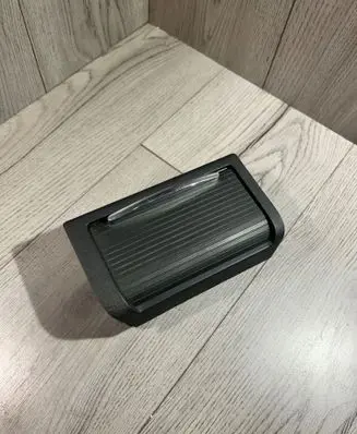 Glove box