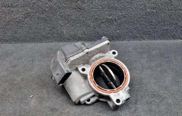 Audi A8 S8 D4 4H Throttle valve 057128063E 057128063H