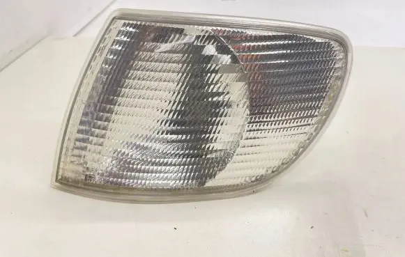 Audi A6 S6 C4 4A Front indicator light 185266B