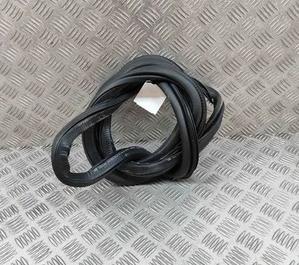 Audi Q2 - Rubber seal rear door 81A833721A