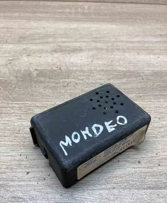 Ford Mondeo MK I Fuse module 93BG14K150AD B4V2A