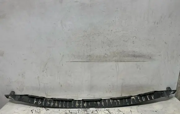 Volkswagen Touareg I Rear bumper mounting bracket 7L6807863