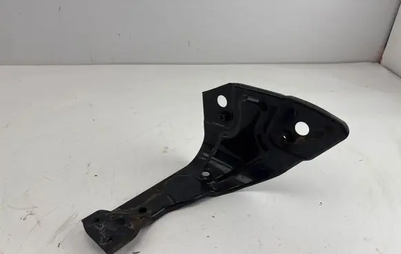 Volkswagen PASSAT B7 Fender mounting bracket 3AA821142
