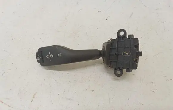 BMW 5 E39 Indicator stalk 8363668