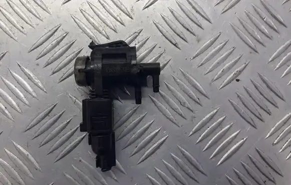Skoda Octavia Mk1 (1U) Valve vacuum 1J0906283C