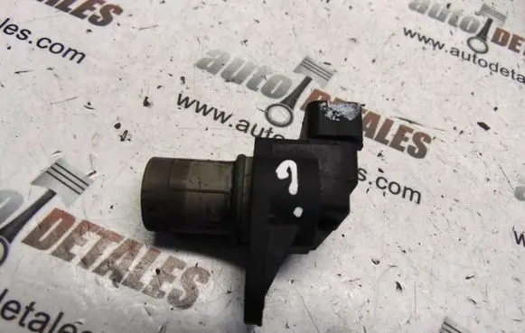 Mercedes-Benz A W168 Camshaft position sensor A0031539728