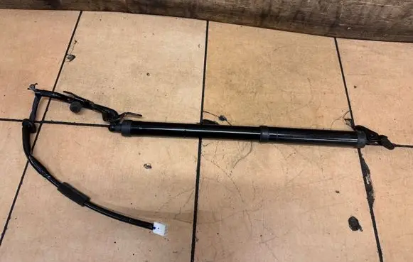 Toyota RAV 4 (XA40) Tailgate strut 6892042041