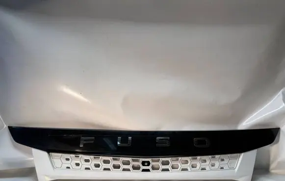 Front bumper upper radiator grill