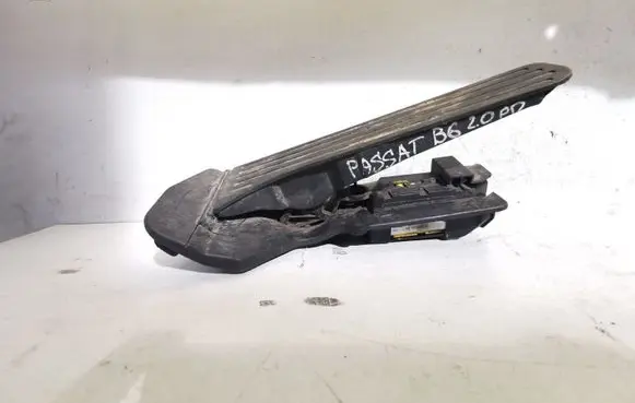Volkswagen PASSAT B6 Accelerator throttle pedal 1K2721503M