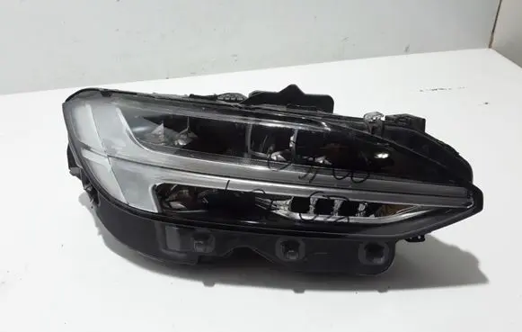 Volvo S90, V90 Headlight/headlamp 31655729
