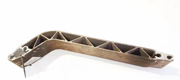 Engine mounting bracket