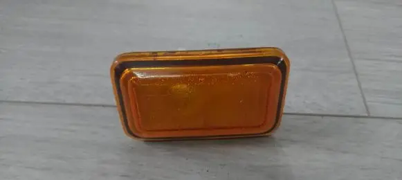 Volkswagen Golf II Front fender indicator light