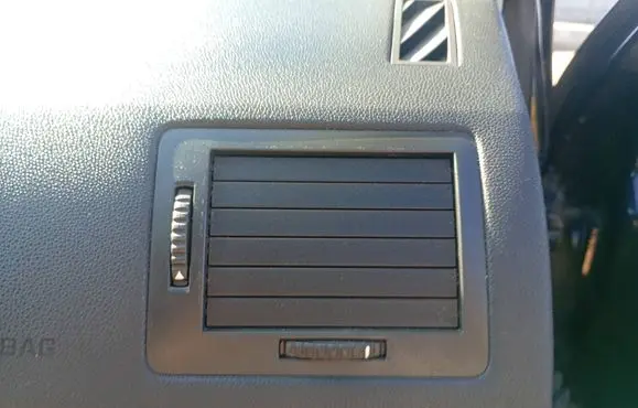 Skoda Fabia Mk1 (6Y) Dashboard side air vent grill/cover trim