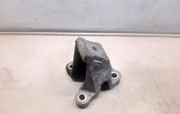 Audi A6 S6 C6 4F Engine mounting bracket 4F0199307AA