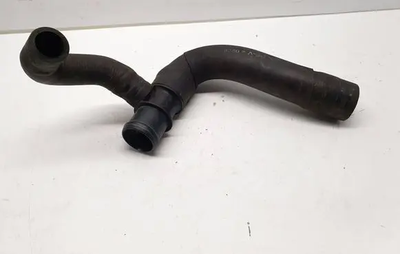 Volkswagen PASSAT B7 Engine coolant pipe/hose 906929