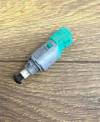 Renault Master III Brake pedal sensor switch 253250007r