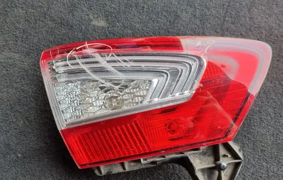 Ford Mondeo MK IV Tailgate rear/tail lights