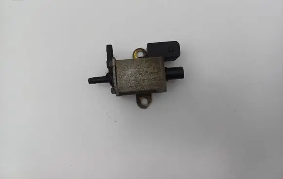 Volkswagen Golf IV Turbo solenoid valve 026906283H