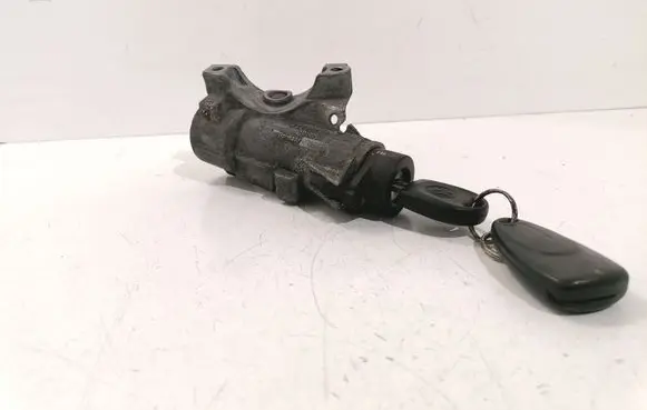 Volkswagen PASSAT B5 Ignition lock 8B0905851