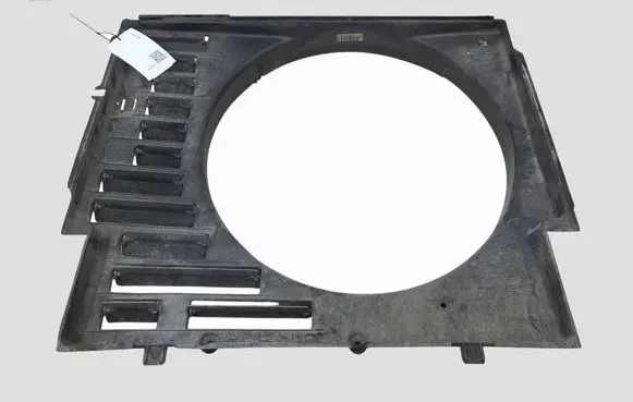 BMW 7 E65 E66 Radiator cooling fan shroud 1711224848006 10519311