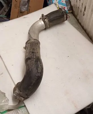 Intercooler hose/pipe