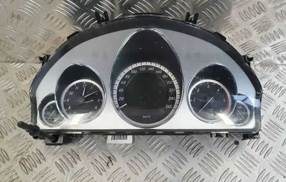 Mercedes-Benz E C207 W207 Speedometer (instrument cluster) A2129001810