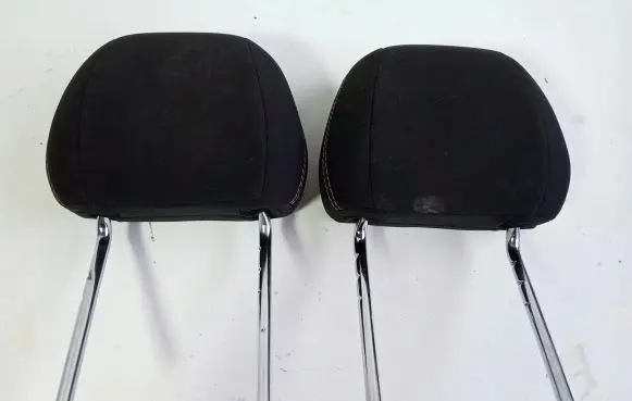 Ford Mustang VI Front seat headrest 