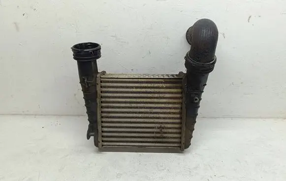 Volkswagen PASSAT B5.5 Intercooler radiator 8D0145805C