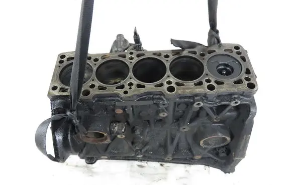 Volkswagen Transporter - Caravelle T4 Engine block 046103021E