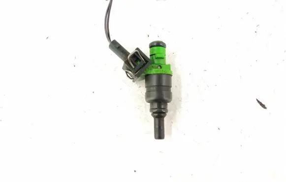 Mercedes-Benz E W211 Fuel injector