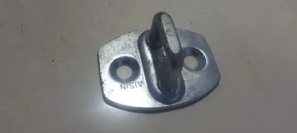 Toyota RAV 4 (XA30) Front door lock loop/hook striker 