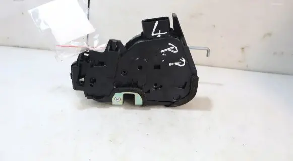 KIA Rio Front door lock