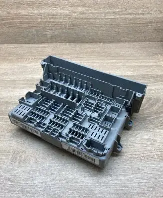 BMW 1 E81 E87 Fuse module 6906607