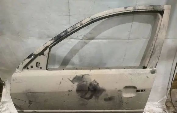 Ford Mondeo Mk III Front door PILKOS