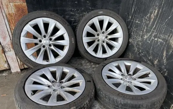 Tesla Model S R19 alloy rim 105933700A