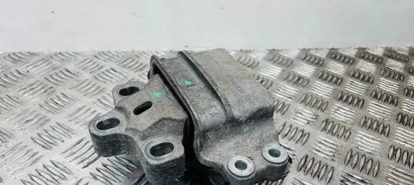Audi Q3 8U Gearbox mount 8J0199555