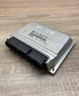 Volkswagen PASSAT B5 Engine control unit/module ECU 8D0907558F 0261204614