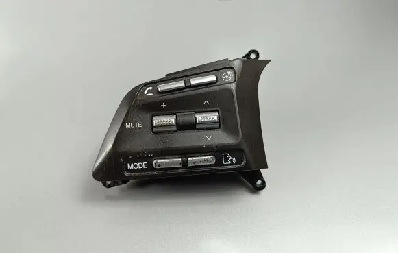 SsangYong Rexton Steering wheel buttons/switches 8917036200