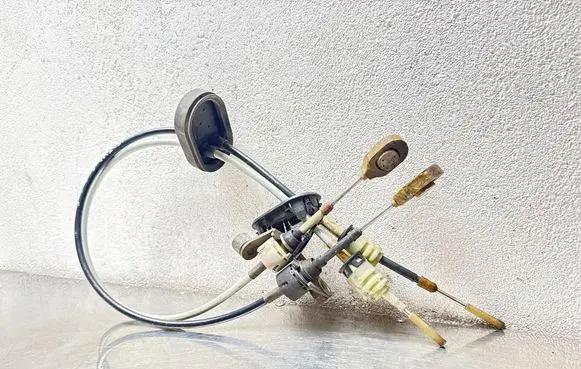 Opel Vectra C Gear shift cable linkage 9126567