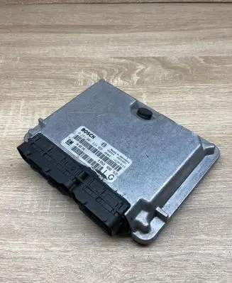 Opel Vectra B Engine control unit/module ECU 90569348 0281001634