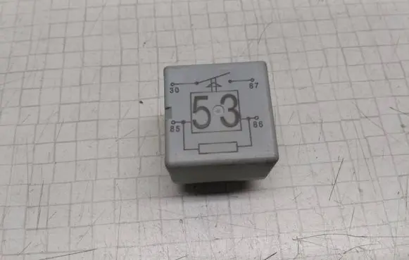 Volkswagen Golf V Other relay 141951253B 20240072