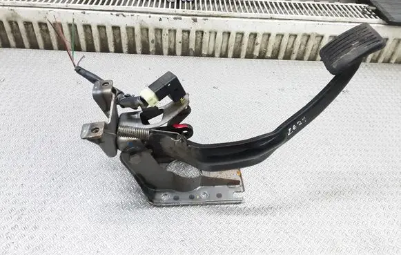 Hyundai Getz Brake pedal
