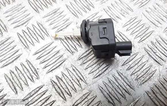 Volvo S40, V40 Headlight level adjustment motor 007878