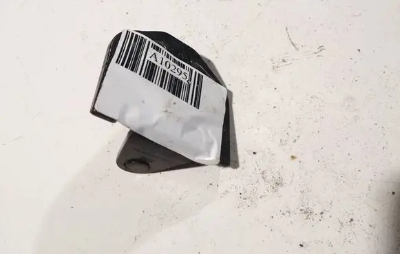 Ford Focus C-MAX Front door lock loop/hook striker 