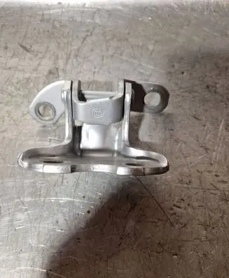 Toyota Camry VIII XV70 Rear door upper hinge A946694