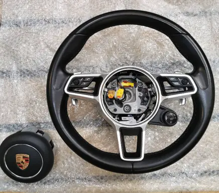 Porsche Macan (95B) Steering wheel 95B880201AF 95b880201