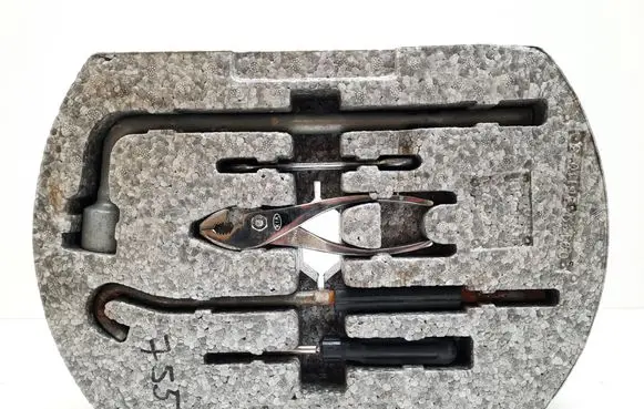 Hyundai Centennial Tool set 091493B1103